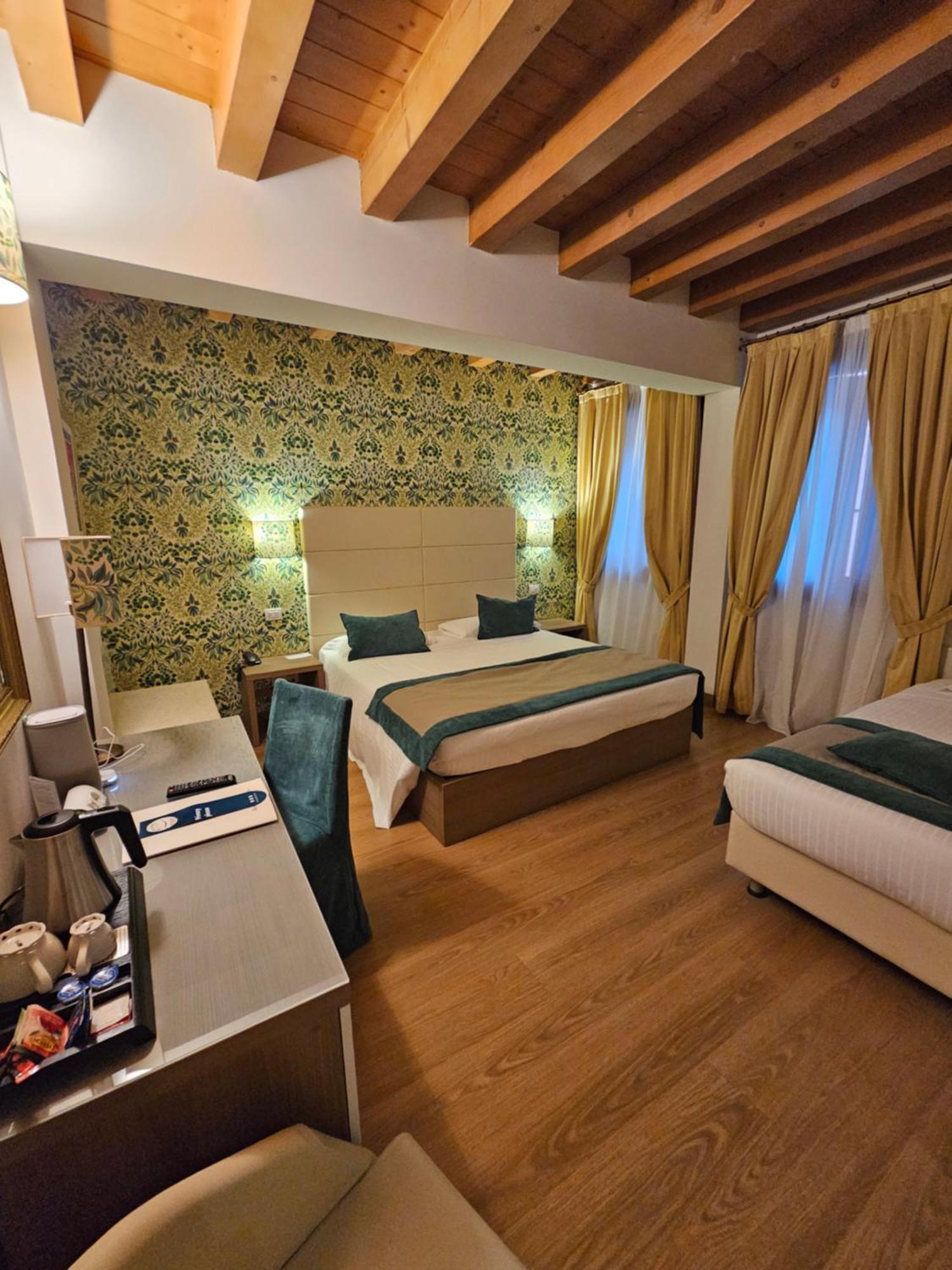 Unahotels Eco Hotel Villa Costanza Venezia Mestre Exterior foto